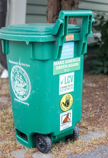 flies in garden waste bin